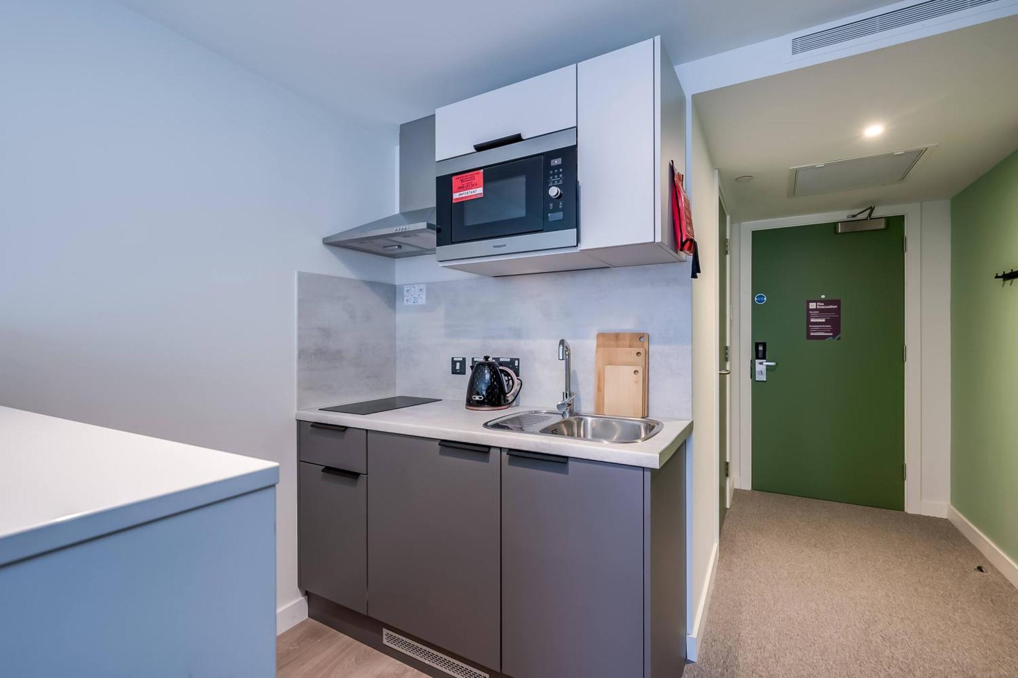 The Best Value Option For The City Centre - Non Students Welcome Belfast Exteriör bild