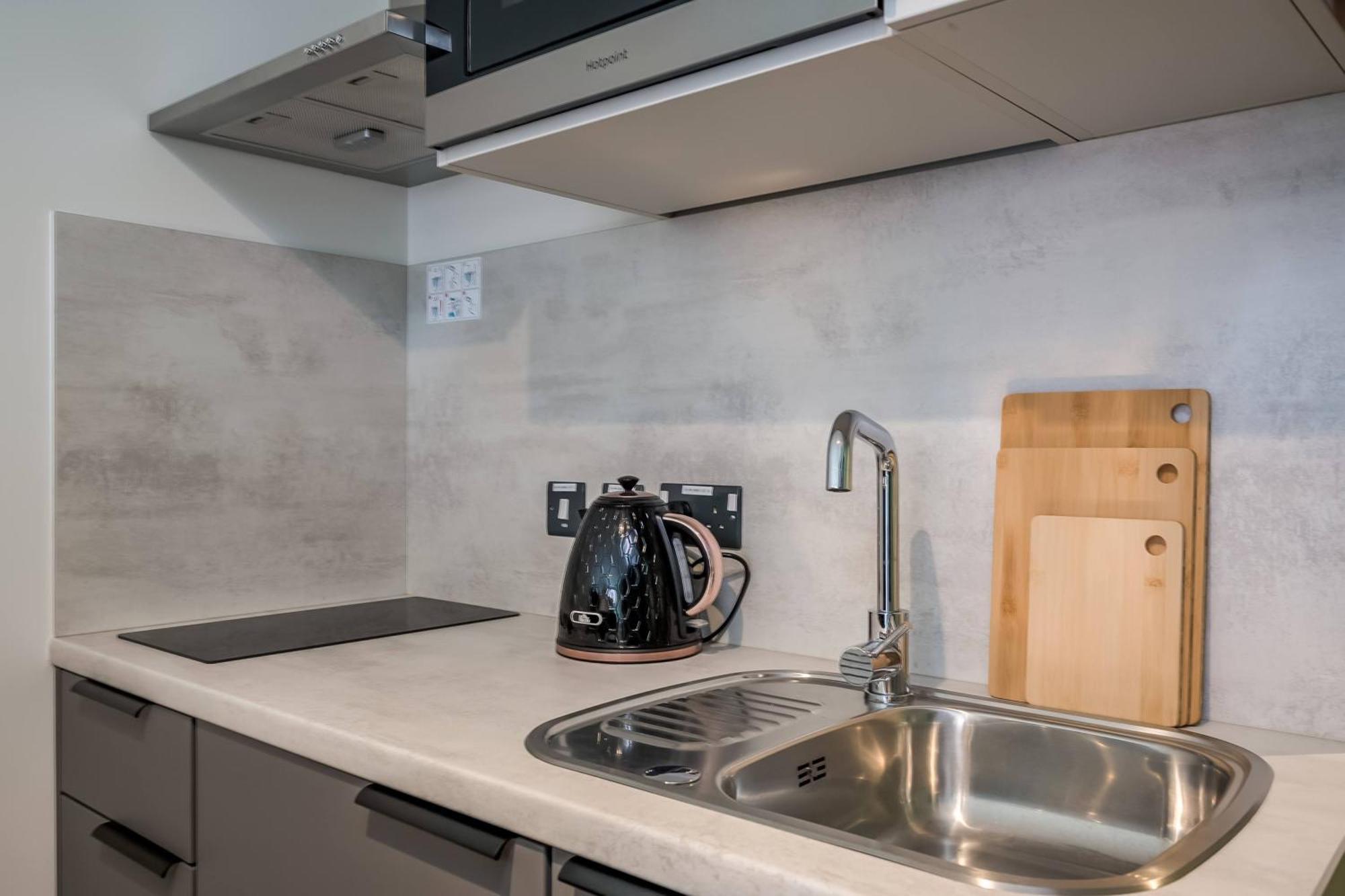 The Best Value Option For The City Centre - Non Students Welcome Belfast Exteriör bild