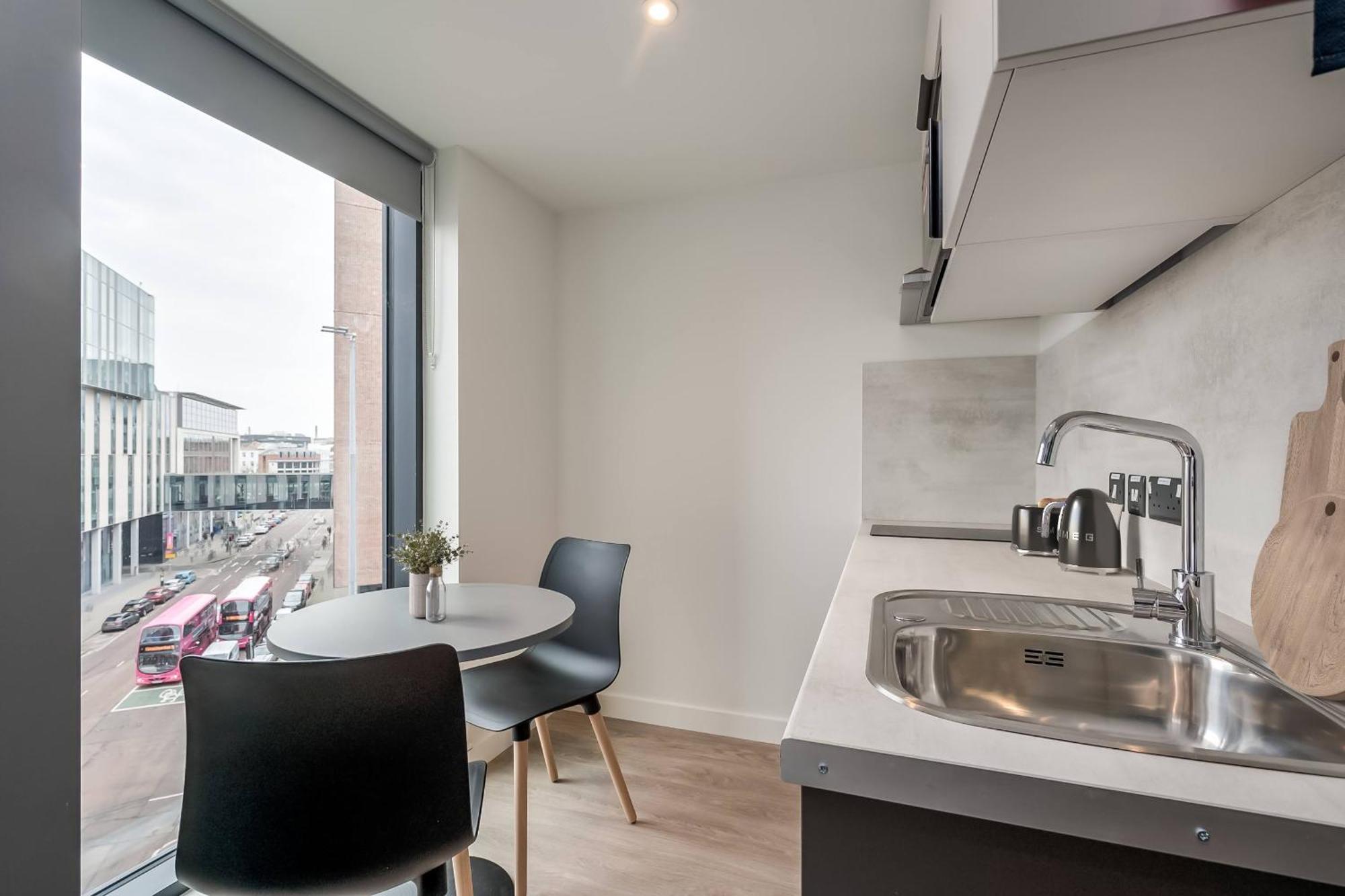 The Best Value Option For The City Centre - Non Students Welcome Belfast Exteriör bild